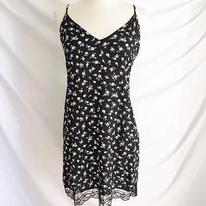 Forever 21 Black Floral Lace Trim Hem Dress S